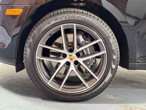 Certified 2026 Porsche Macan AWD/4WD image 33
