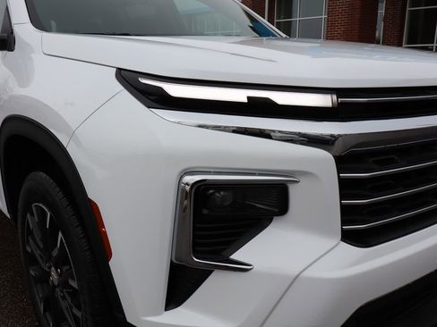 New 2026 Chevrolet Traverse LT w/ Sun and Wheel Package image 4