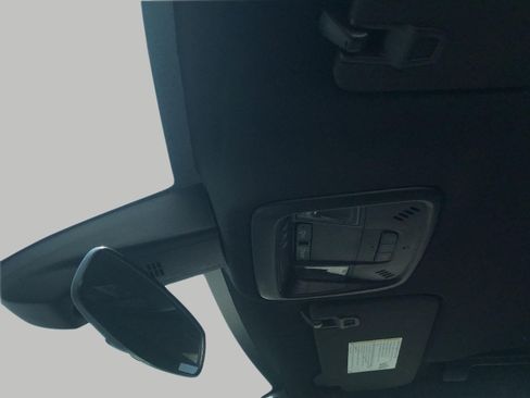 Used 2023 Chevrolet Traverse LT AWD/4WD image 17