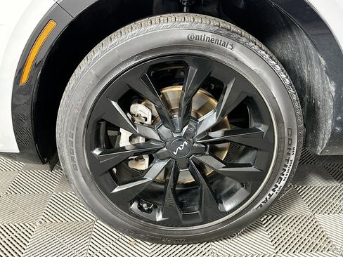 Used 2023 Kia Sorento SX image 35