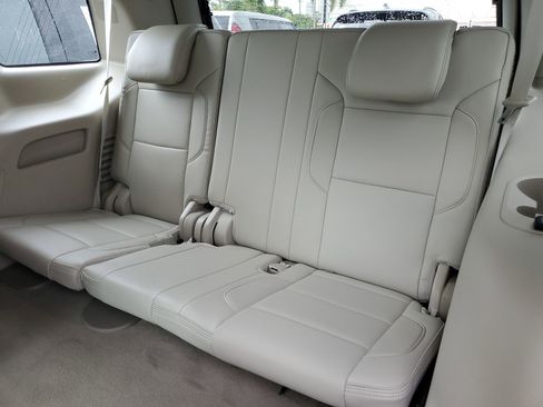 Used 2020 GMC Yukon Denali w/ Denali Premium Package RWD image 13