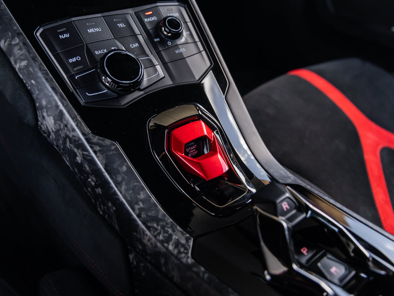 Used 2019 Lamborghini Huracan Performante AWD/4WD image 42