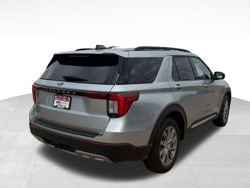 Used 2025 Ford Explorer Active w/ Active Comfort Package AWD/4WD image 5