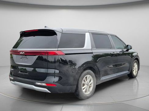 Used 2024 Kia Carnival LX FWD image 6