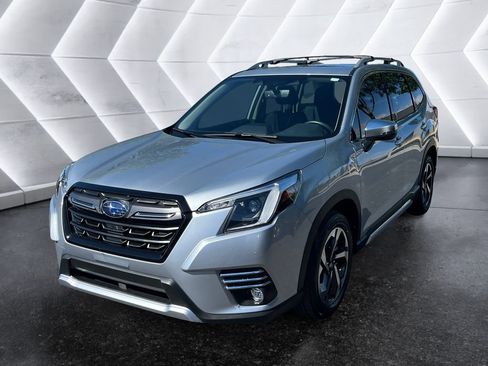 Used 2023 Subaru Forester Touring AWD/4WD image 3