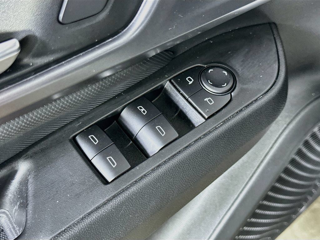 Used 2025 Chevrolet Equinox EV RS FWD image 22