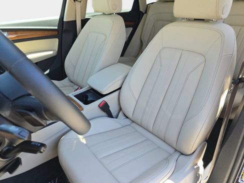 Certified 2023 Audi Q5 Premium w/ Convenience Package AWD/4WD image 18