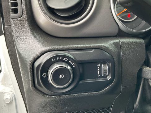 Used 2023 Jeep Wrangler Sport S image 31