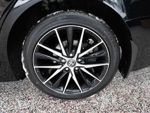 Used 2024 Toyota Camry SE image 28