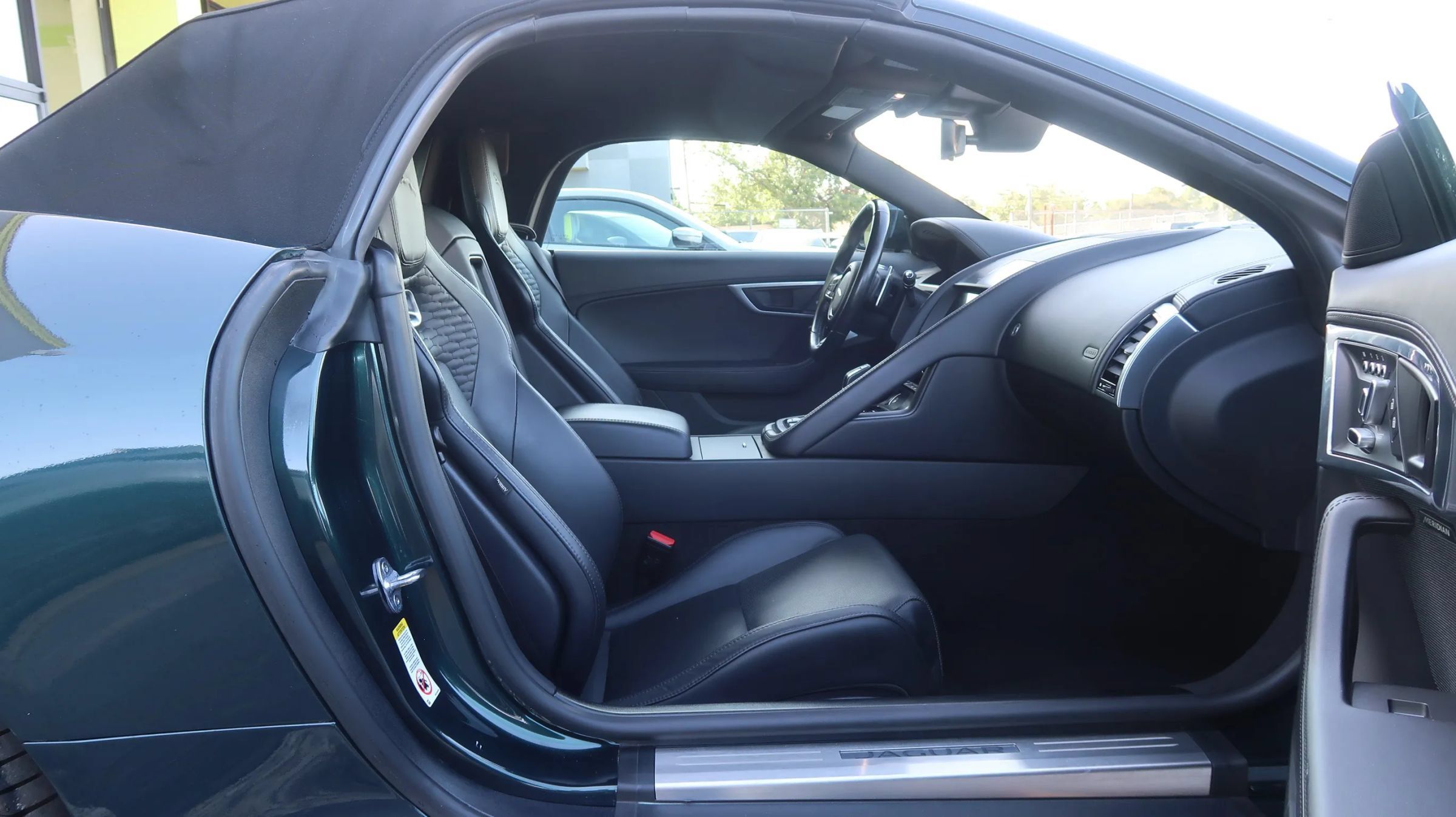 Used 2021 Jaguar F-TYPE R-Dynamic AWD/4WD image 19