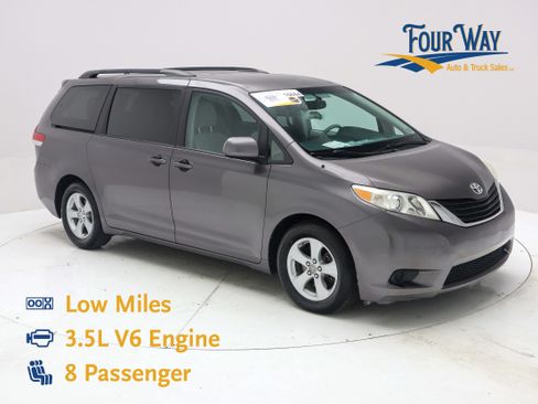 Used 2012 Toyota Sienna LE FWD image 1