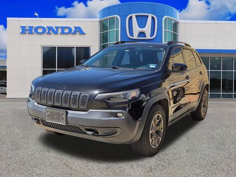 Used 2020 Jeep Cherokee Latitude w/ Quick Order Package 26F North AWD/4WD image 3