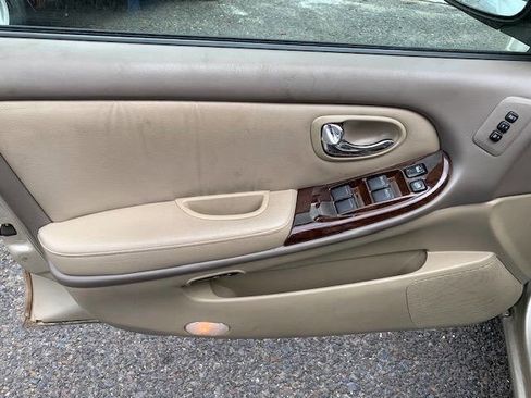 Used 2001 INFINITI I30 image 25