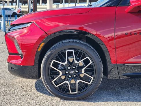 Used 2024 Chevrolet Blazer RS w/ Driver Confidence II Package image 8