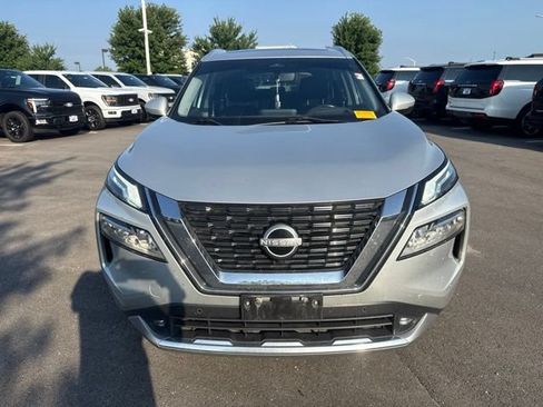 Used 2022 Nissan Rogue Platinum w/ Head-Up Display Package AWD/4WD image 2