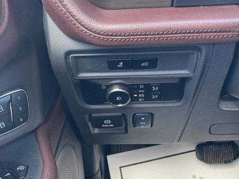 Used 2024 Ford Expedition Max Limited AWD/4WD image 14