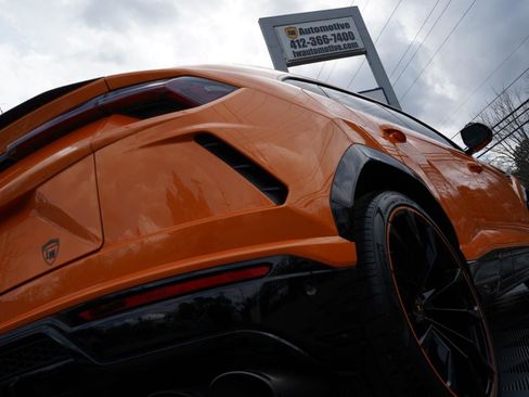 Used 2022 Lamborghini Urus AWD/4WD image 88