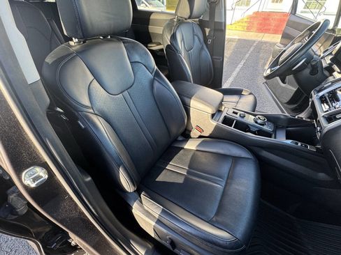 Used 2023 Kia Sorento EX image 27