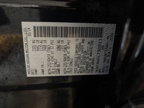 Used 2025 Nissan Rogue SV FWD image 31