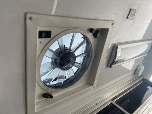 Used 2020 Mercedes-Benz Sprinter 4500 w/ Premium Plus Package image 49