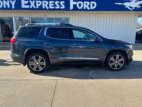 Used 2019 GMC Acadia Denali w/ Technology Package image 2
