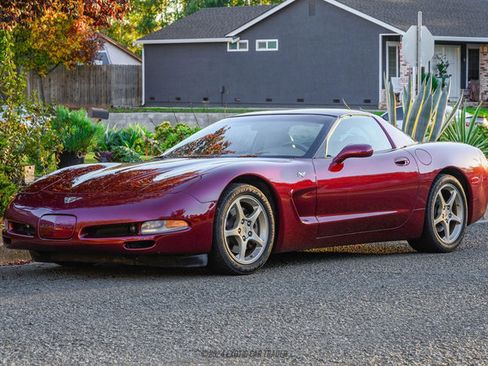 Used 2003 Chevrolet Corvette 50th Anniversary Edition w/ Preferred Equipment Group image 20