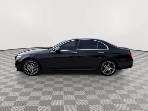 Used 2017 Mercedes-Benz E 300 4MATIC image 4