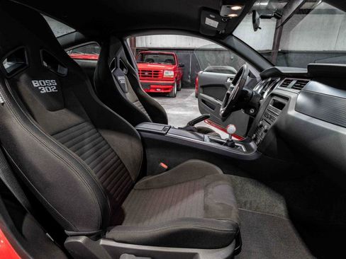 Used 2012 Ford Mustang Boss 302 w/ Boss 302 Accessory Pkg image 9
