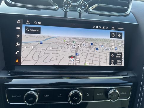 Used 2023 Bentley Bentayga Extended Wheelbase image 23