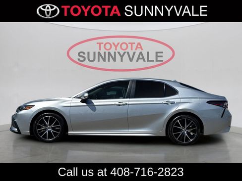 Used 2023 Toyota Camry SE FWD image 6