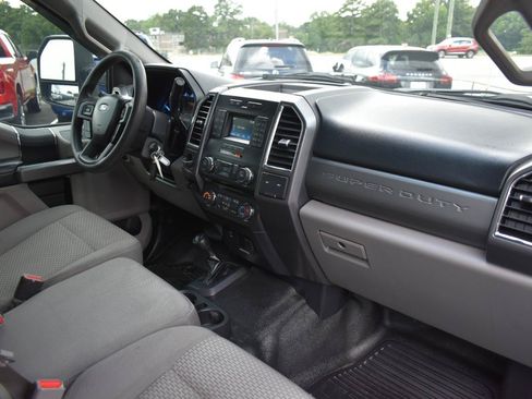 Used 2017 Ford F250 XLT AWD/4WD image 14