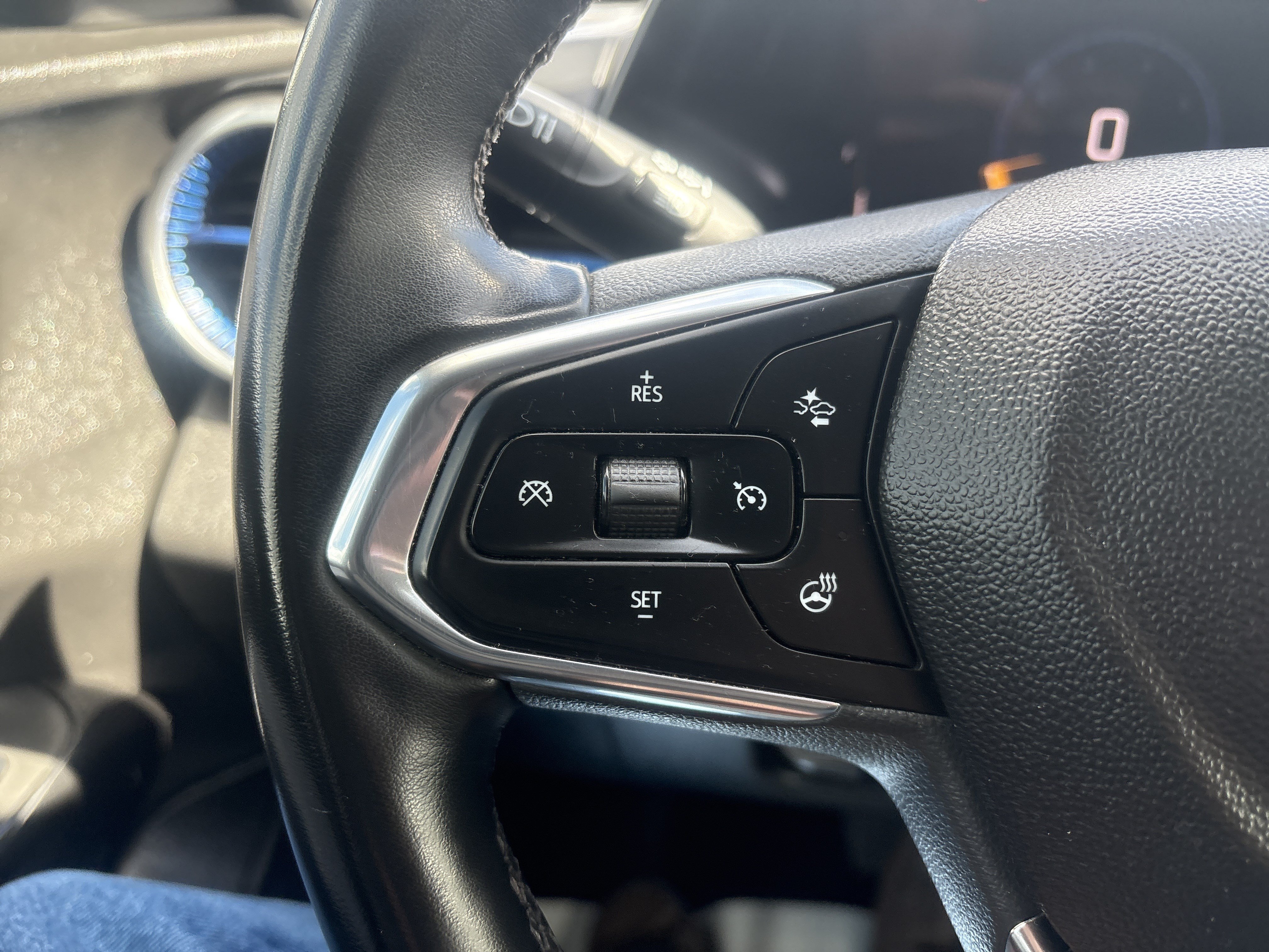 Used 2025 Chevrolet Trax LT w/ Driver Confidence Package FWD image 23