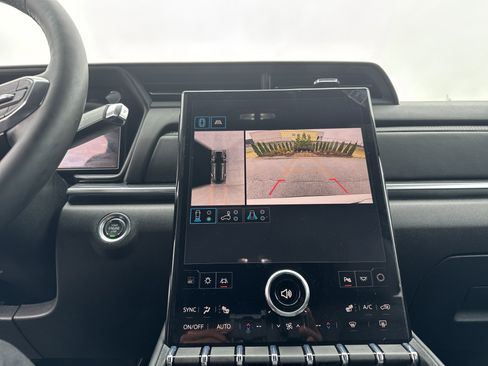 Used 2026 GMC Terrain Elevation w/ Elevation Premium Package image 25