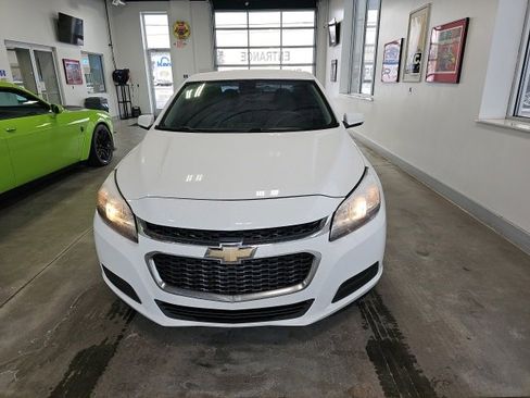 Used 2015 Chevrolet Malibu LT w/ Power Convenience Package image 2
