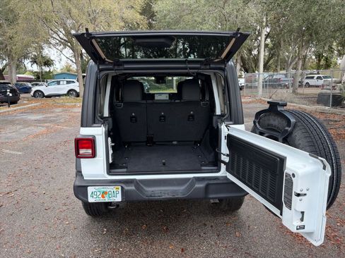 Used 2025 Jeep Wrangler Sport S image 24