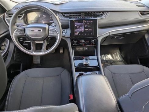 Used 2023 Jeep Grand Cherokee L Laredo image 16