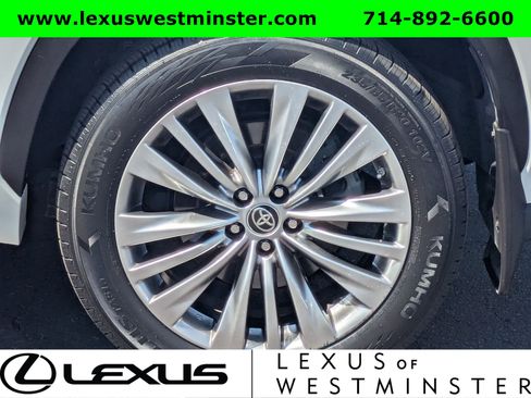 Used 2022 Toyota Highlander Platinum image 14