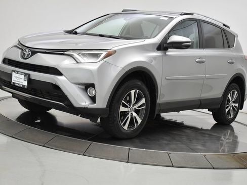 Used 2017 Toyota RAV4 XLE w/ Plus Extra Value Package FWD image 14