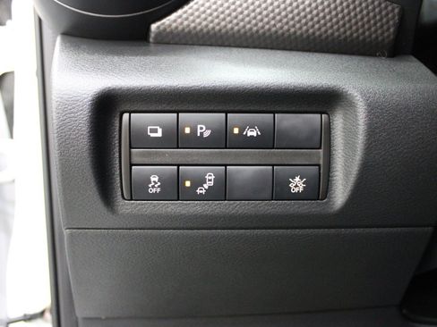 Used 2020 Nissan Kicks S FWD image 16