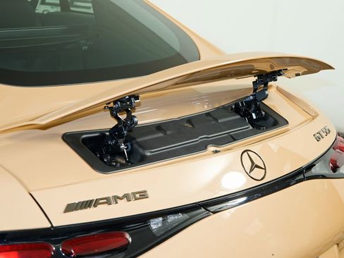 Used 2025 Mercedes-Benz AMG GT 55 image 9