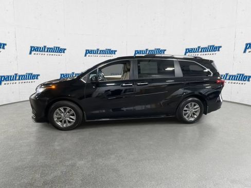 Used 2022 Toyota Sienna XLE FWD image 6