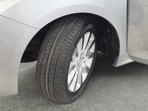 Used 2015 Toyota Sienna XLE w/ XLE Navigation Package AWD/4WD image 32