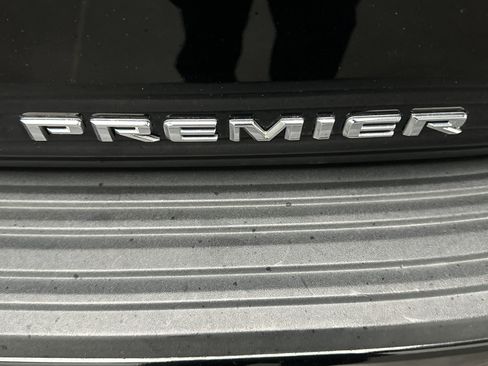 Used 2021 Chevrolet Tahoe Premier w/ Premium Package image 15