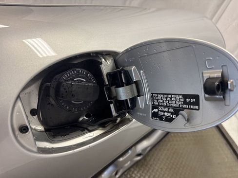 Used 2005 Porsche 911 Carrera RWD image 35