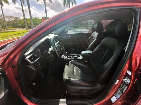 Used 2020 Kia Optima S FWD image 4