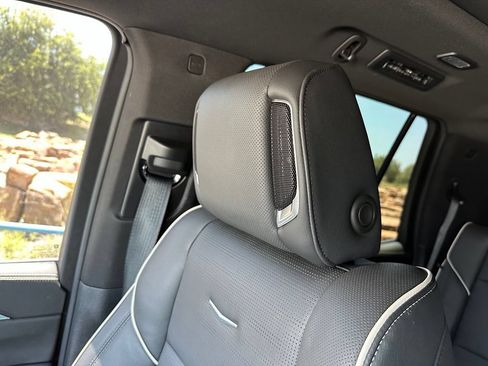 Used 2025 Cadillac Escalade Sport RWD image 36