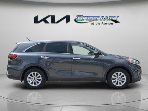 Used 2020 Kia Sorento LX FWD image 7