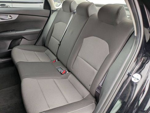 Used 2023 Kia Forte LXS w/ LXS Technology Package FWD image 30