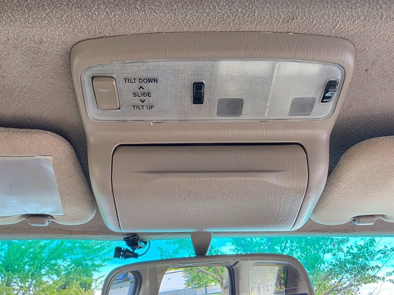 Used 2002 Toyota 4Runner SR5 AWD/4WD image 41