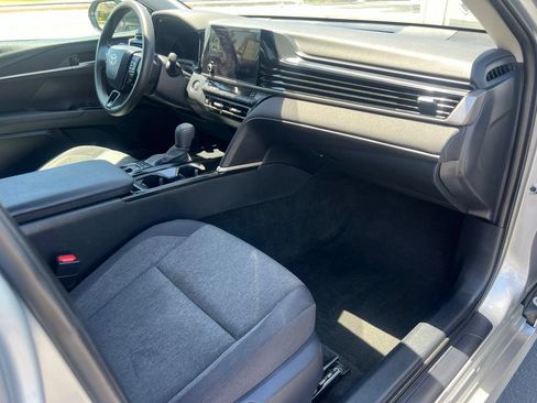 Used 2025 Toyota Camry LE FWD image 41